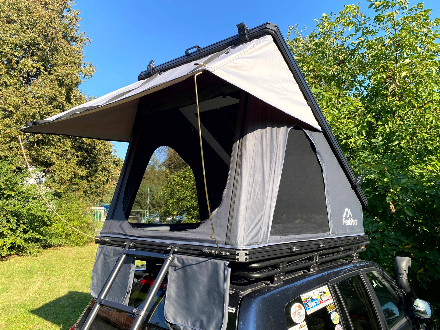 Rooftop tent TRIANGLE SUPERIOR 1300 Grey